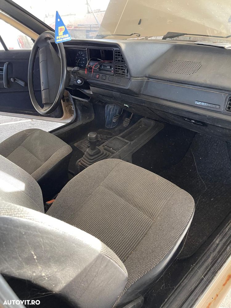 Volkswagen Passat - 2