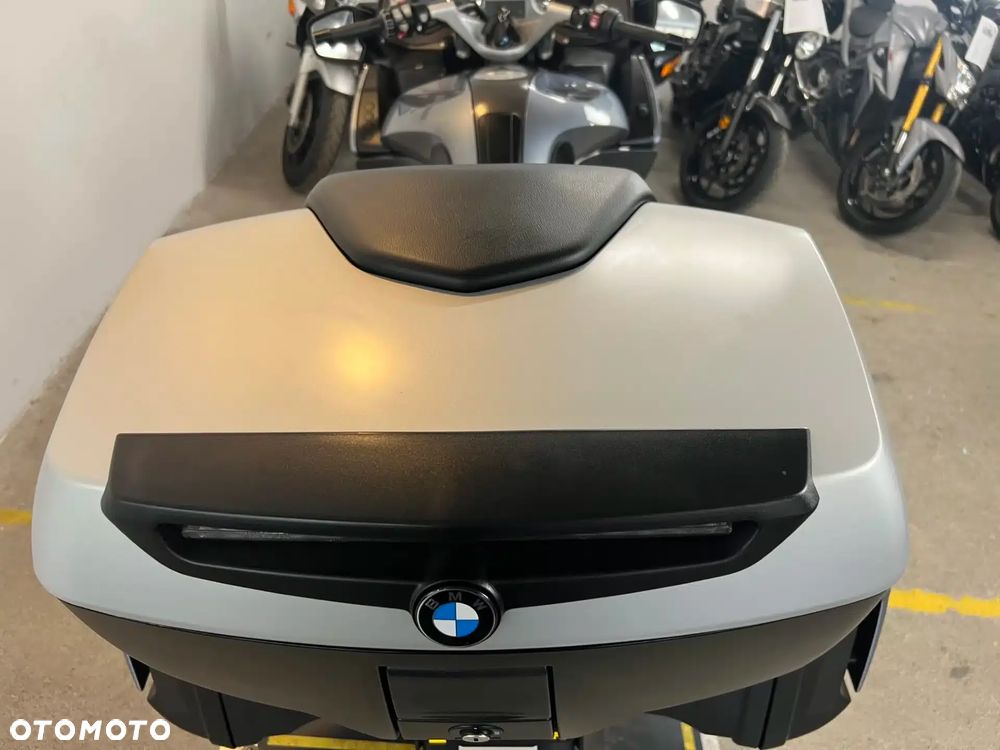 BMW R - 8