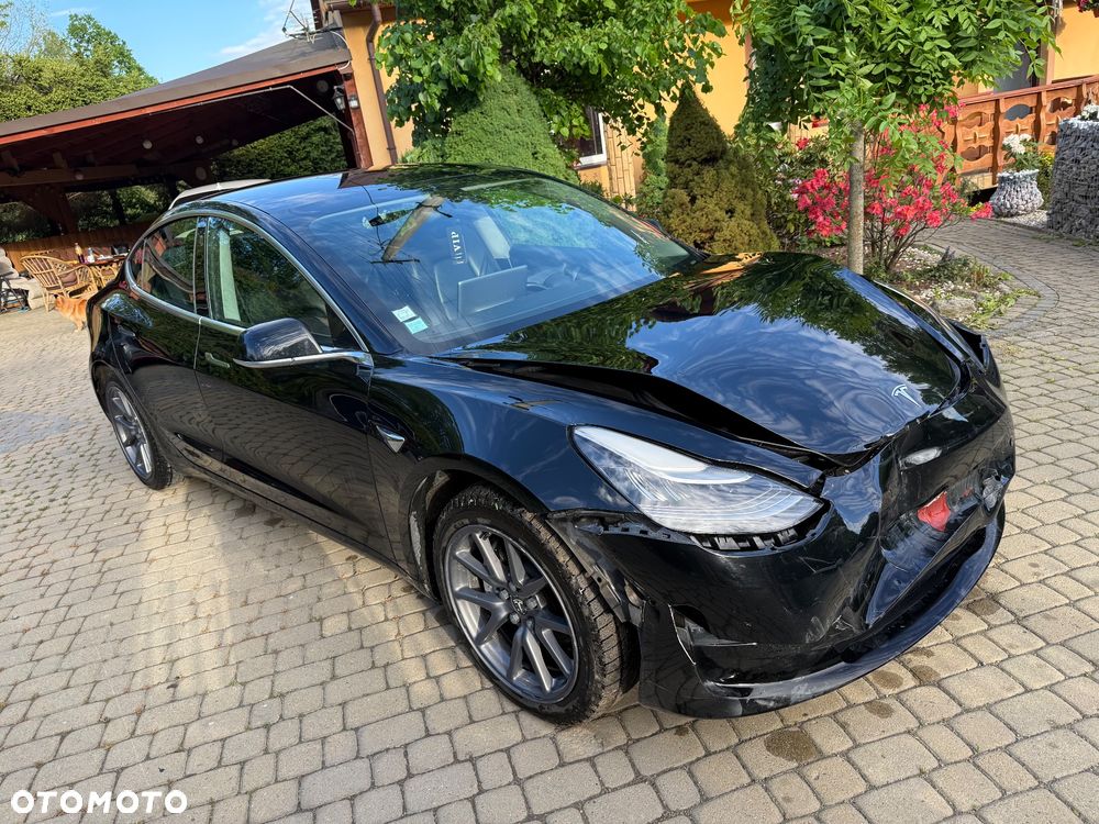 Tesla Model 3 - 2