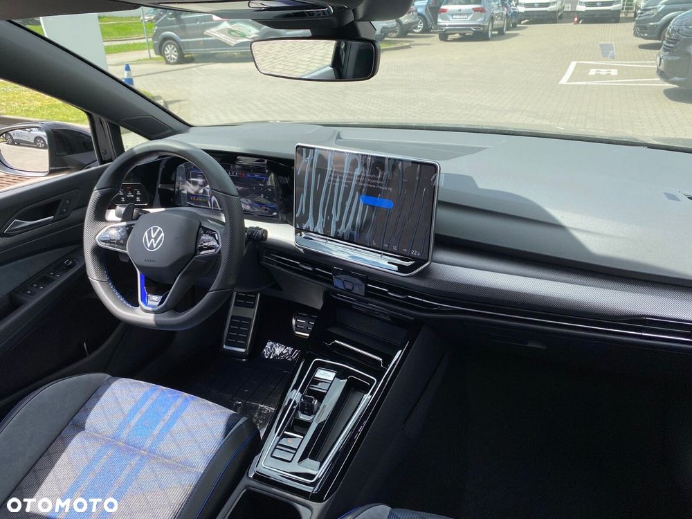 Volkswagen Golf - 11