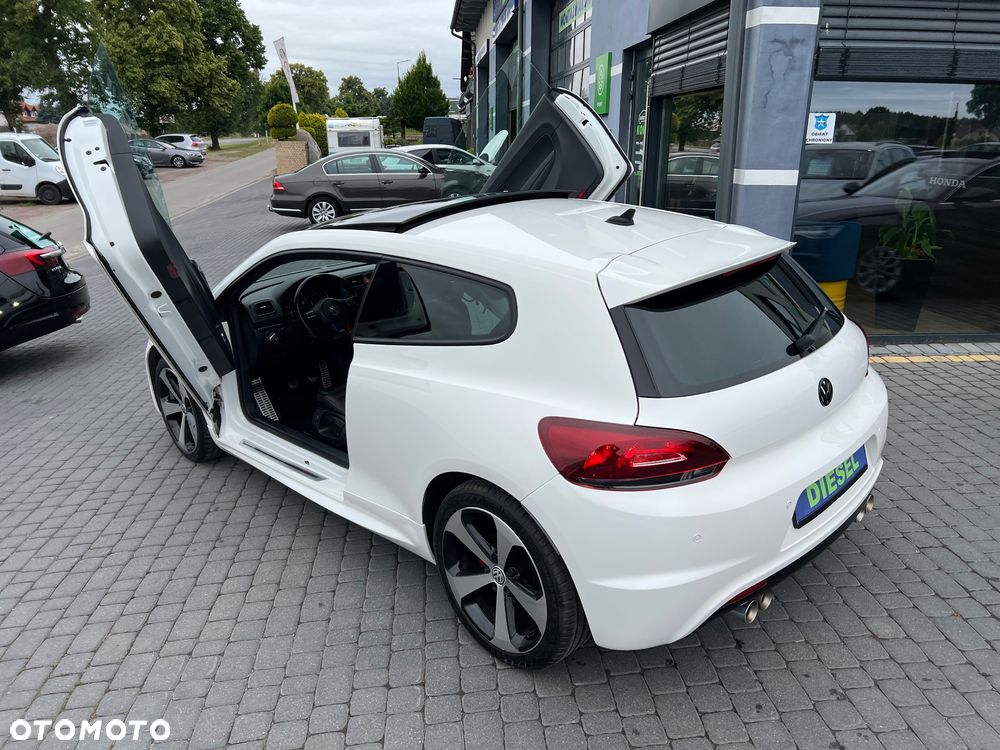 Volkswagen Scirocco 2.0 TDI Blue Motion Technologie Edition - 4