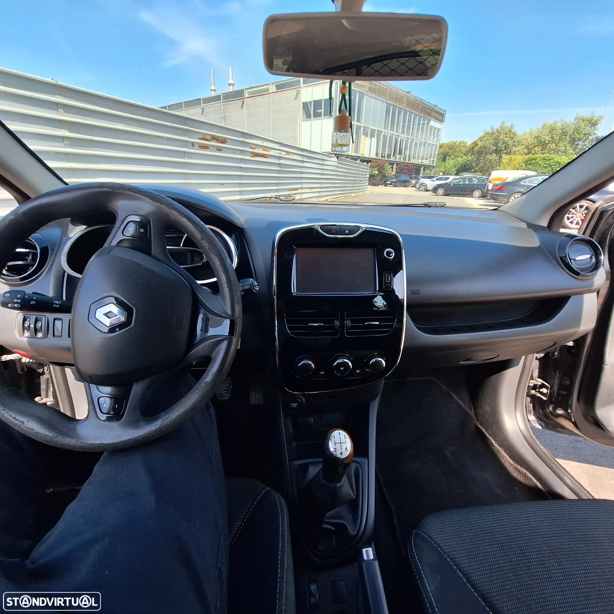Renault Clio - 26