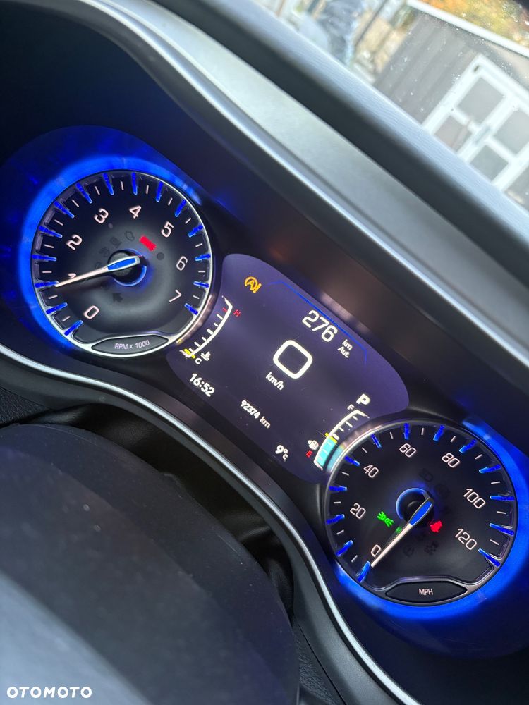 Chrysler Pacifica - 11