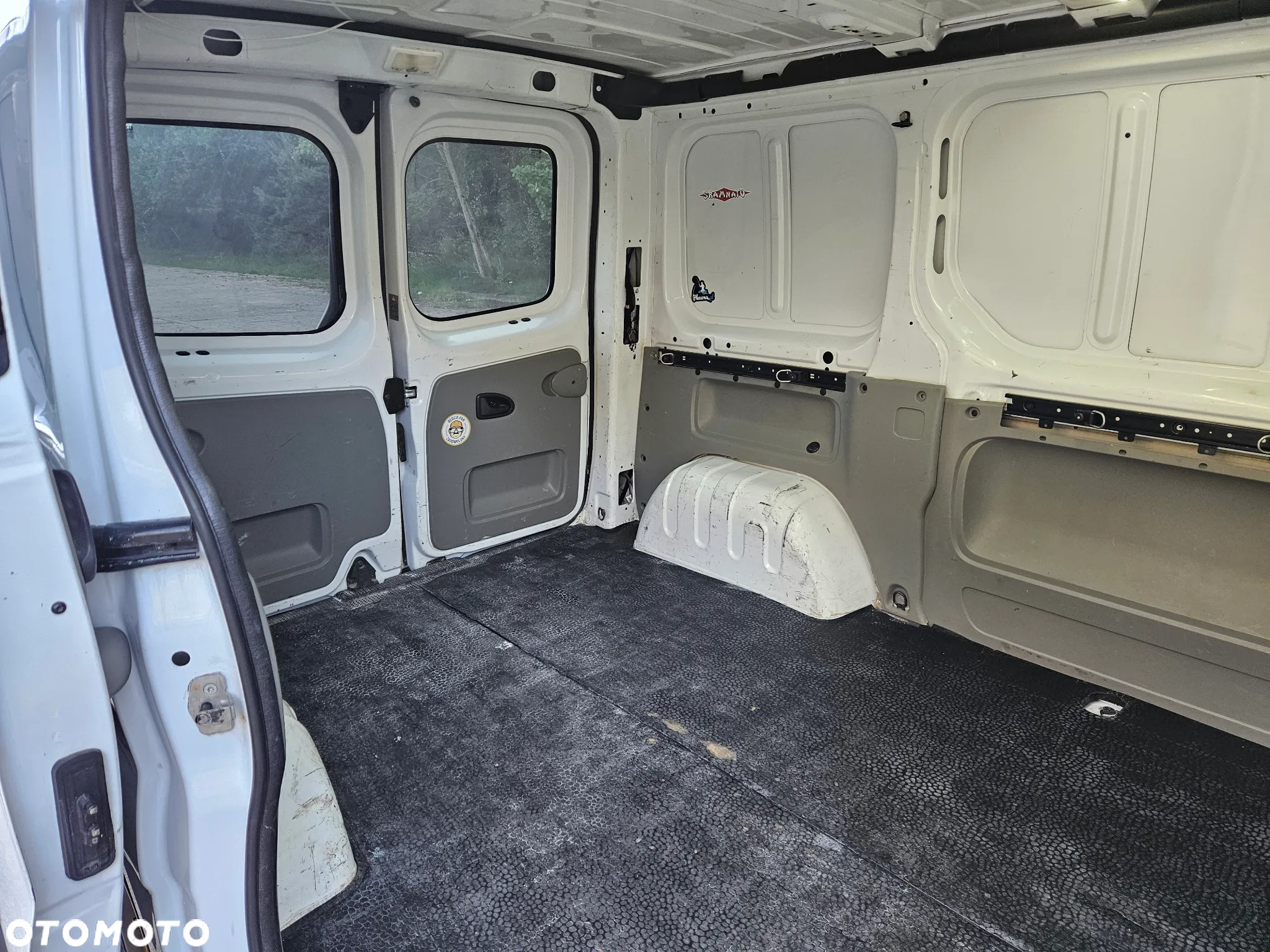 Opel Vivaro - 11