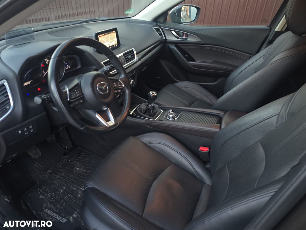 Mazda 3 SKYACTIV-D 150 Black Limited - 4