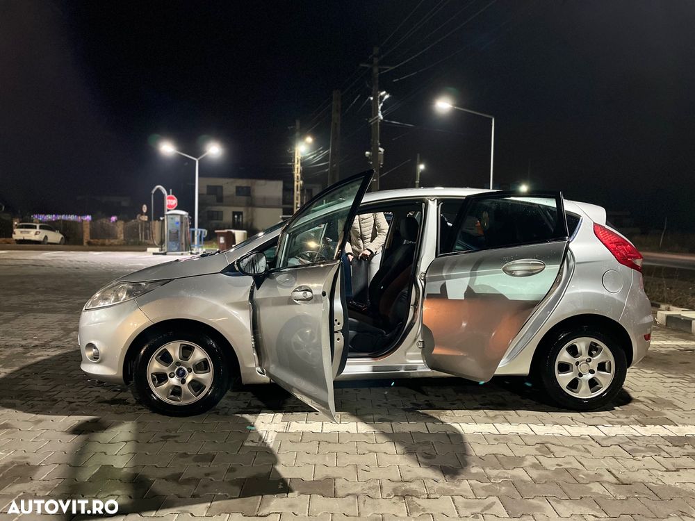 Ford Fiesta 1.6 TDCi DPF Titanium - 22