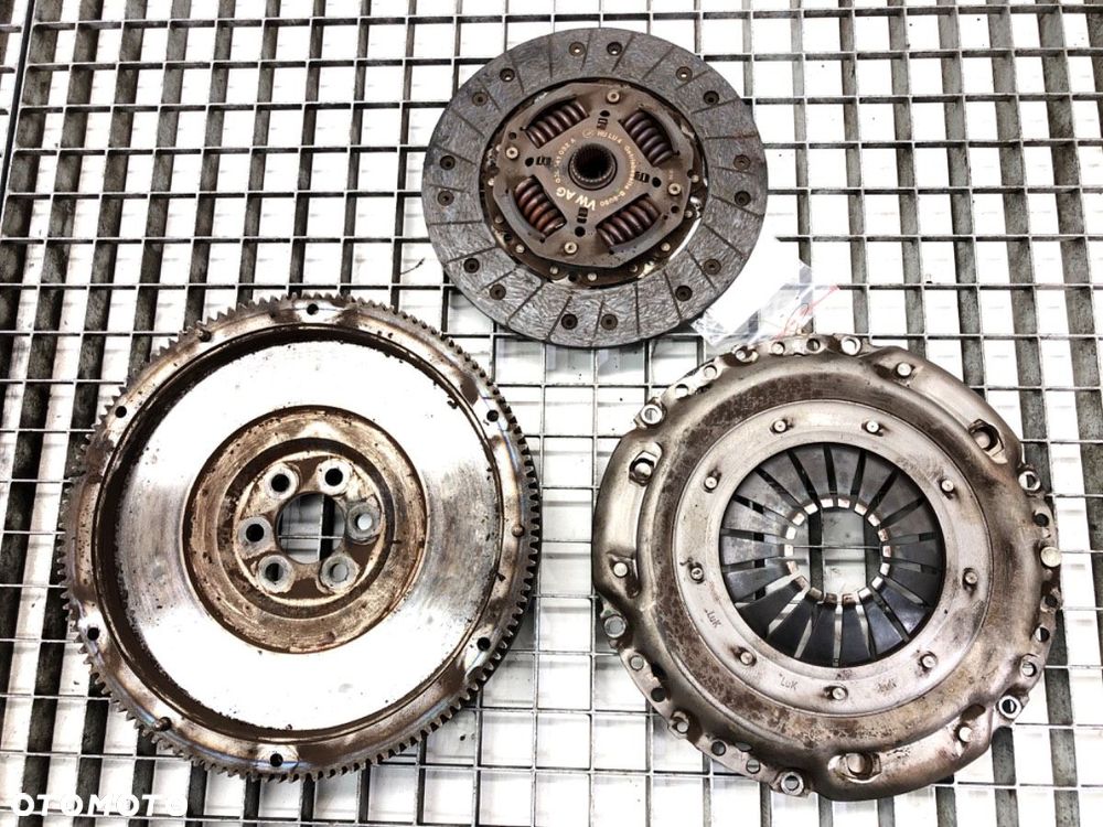 SPRZĘGŁO  SKODA SUPERB II Kombi (3T5) 2009 - 2015 1.6 TDI 77 kW [105 KM] olej napędowy 2010 - - 2