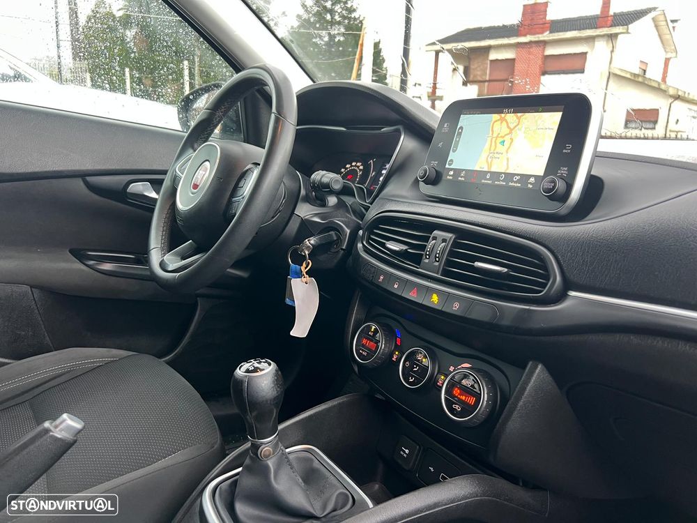 Fiat Tipo Station Wagon 1.3 M-Jet Lounge Tech - 17