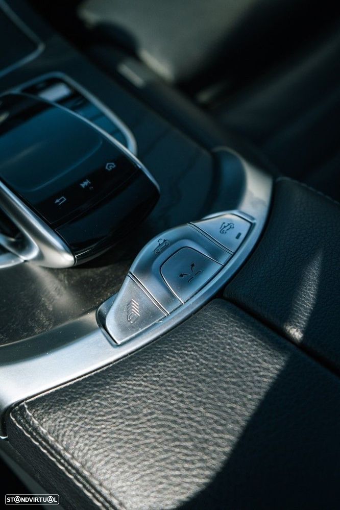 Mercedes-Benz C 400 4-Matic AMG Line - 24