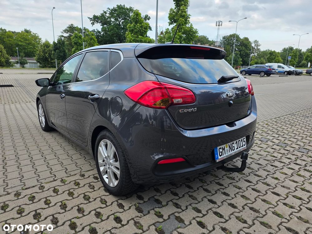 Kia Ceed - 4