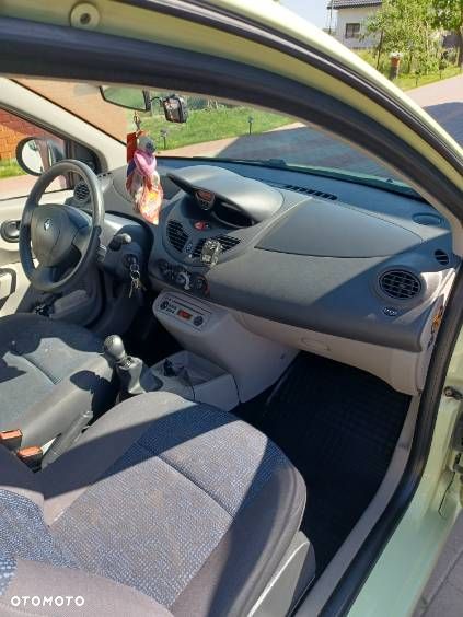 Renault Twingo 1.2 Authentique - 9