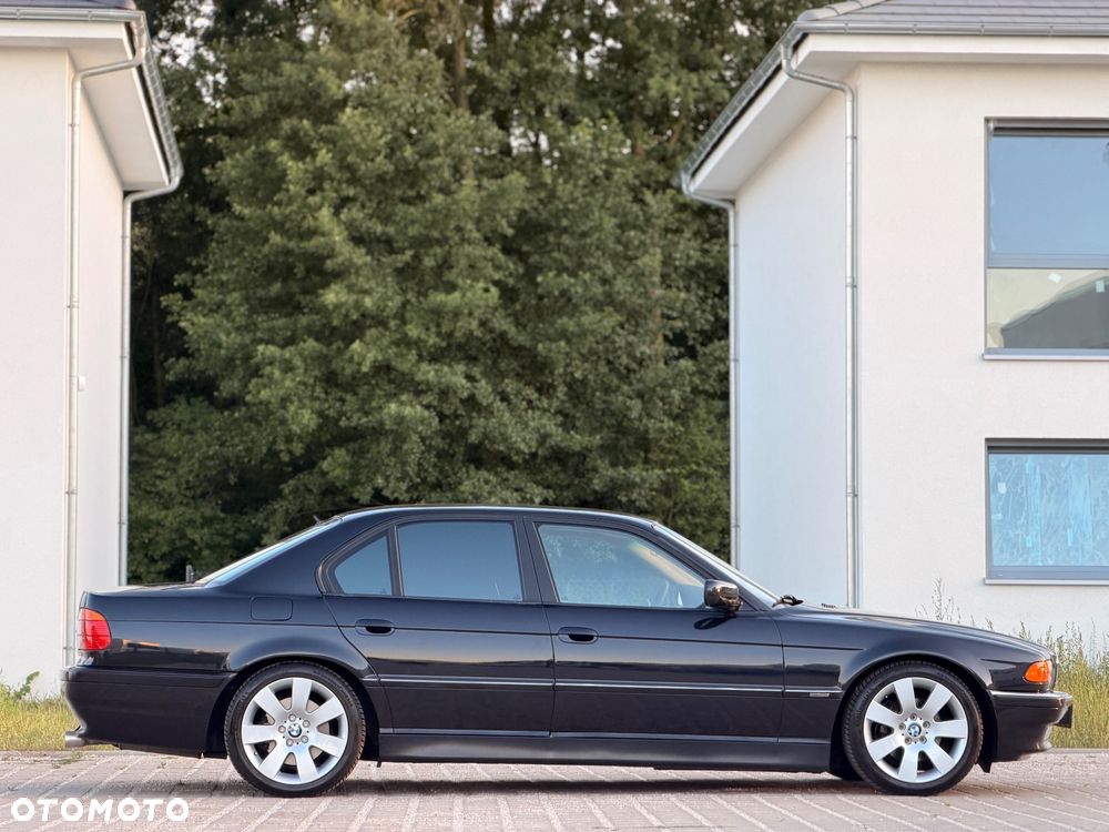 BMW Seria 7 728i L - 11