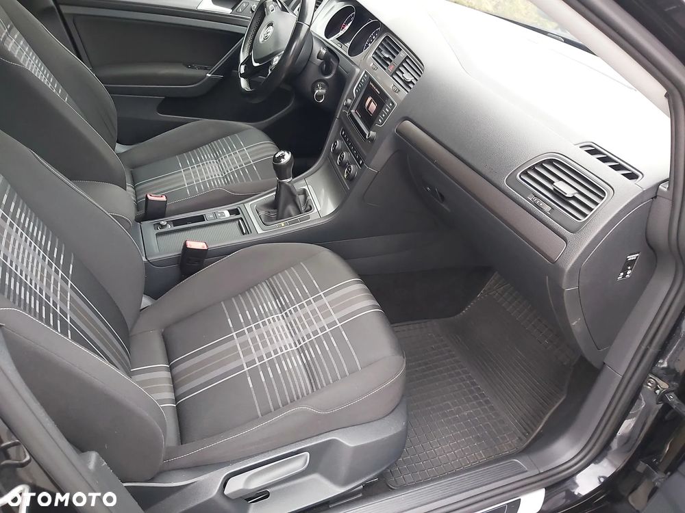 Volkswagen Golf 1.6 TDI BlueMotion Technology Lounge - 15