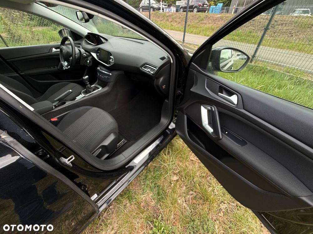 Peugeot 308 PureTech 130 GPF Stop & Start Allure Pack - 16