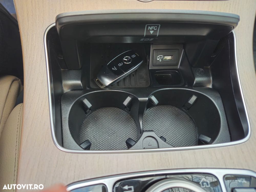 Mercedes-Benz E 220 d 4Matic 9G-TRONIC AMG Line - 25