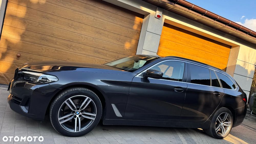 BMW Seria 5 520d Sport Line - 6