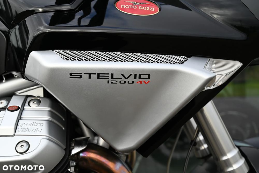 Moto Guzzi Stelvio - 12