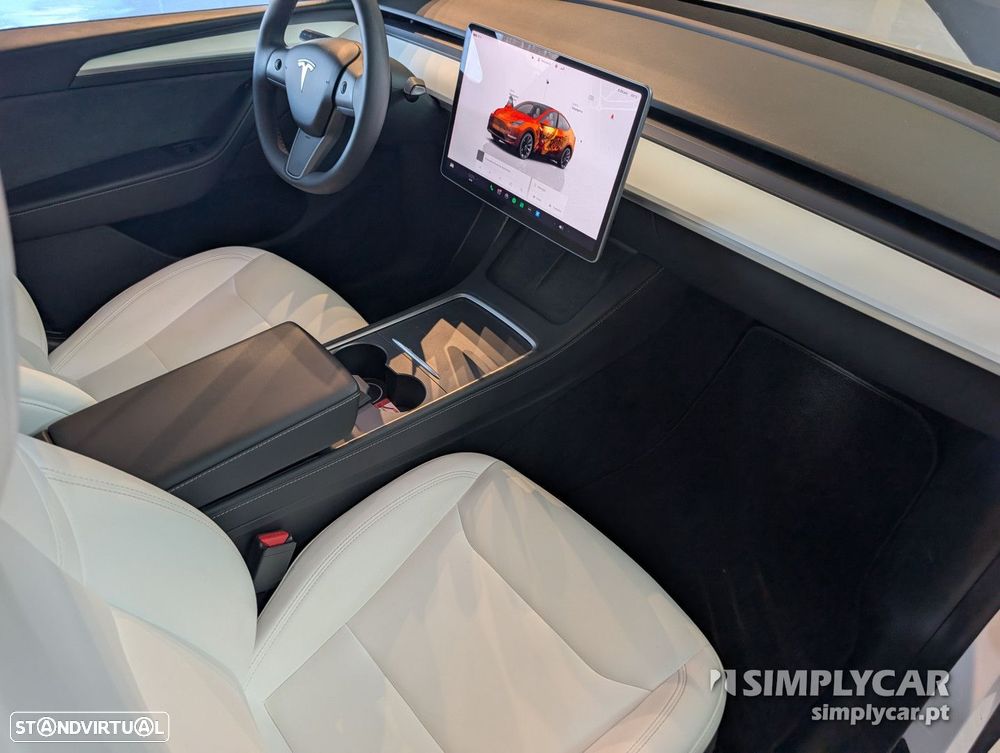 Tesla Model Y - 9