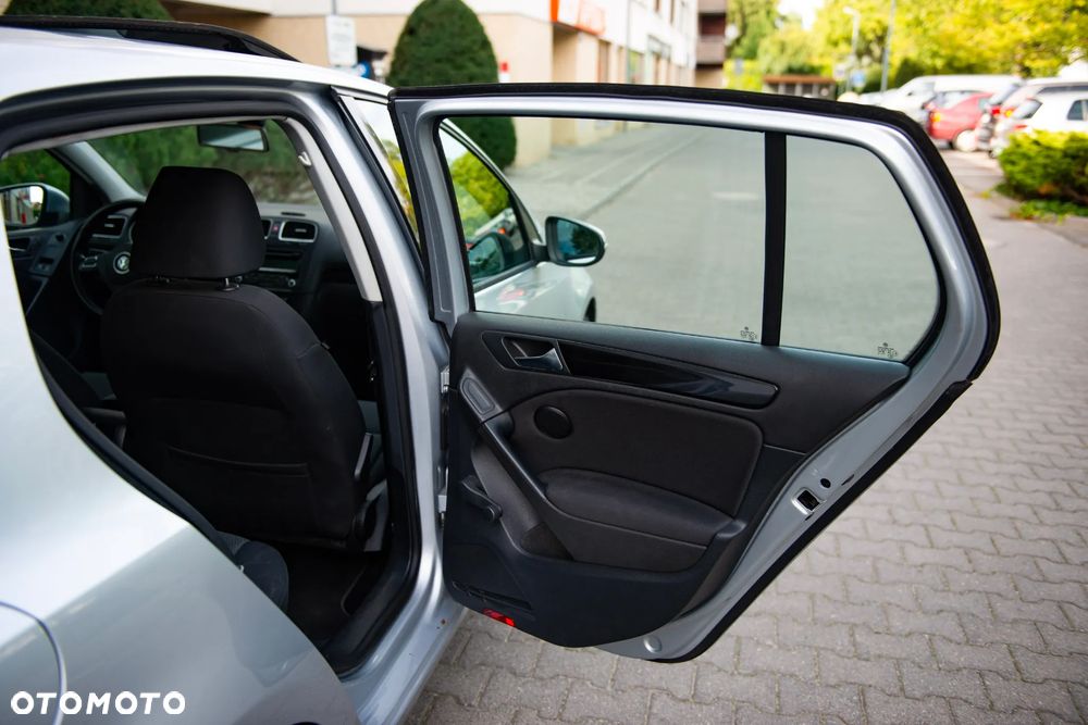 Volkswagen Golf 1.6 TDI BlueMotion Technology DSG Comfortline - 24