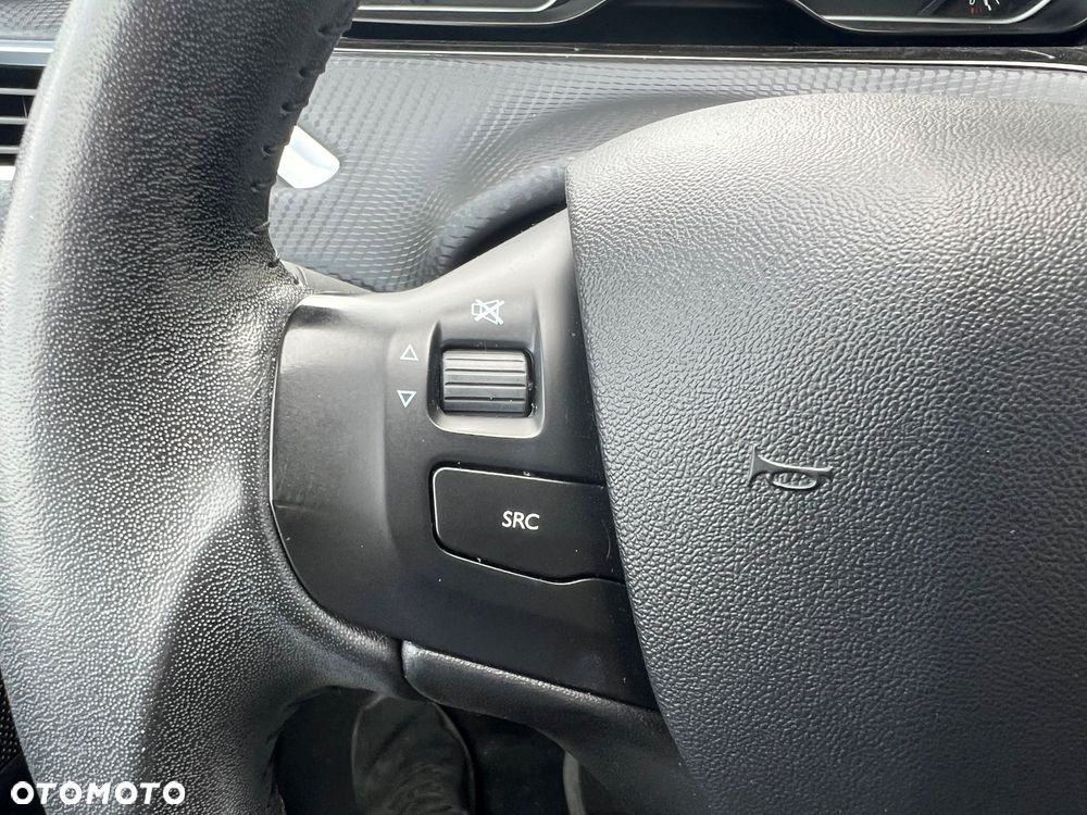 Peugeot 208 PureTech 100 Active Pack - 31