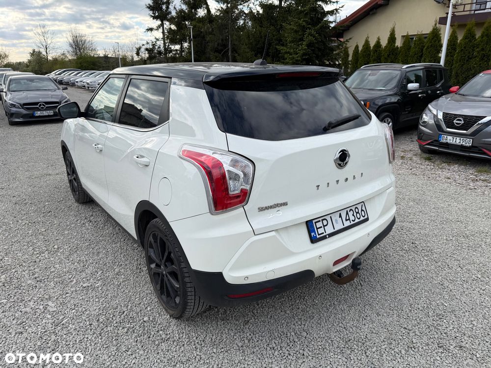 SsangYong/KGM Tivoli e-XGi 160 2WD Black+White - 4