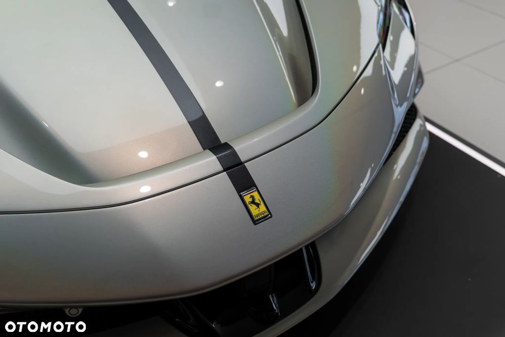 Ferrari SF90 Spider - 25