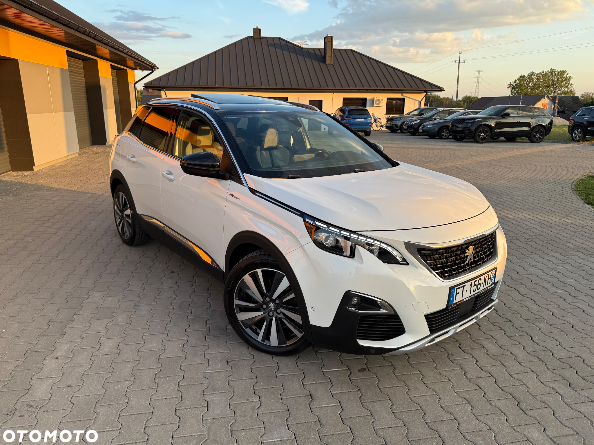 Peugeot 3008 Plug-In Hybrid4 300 e-EAT8 GT - 2