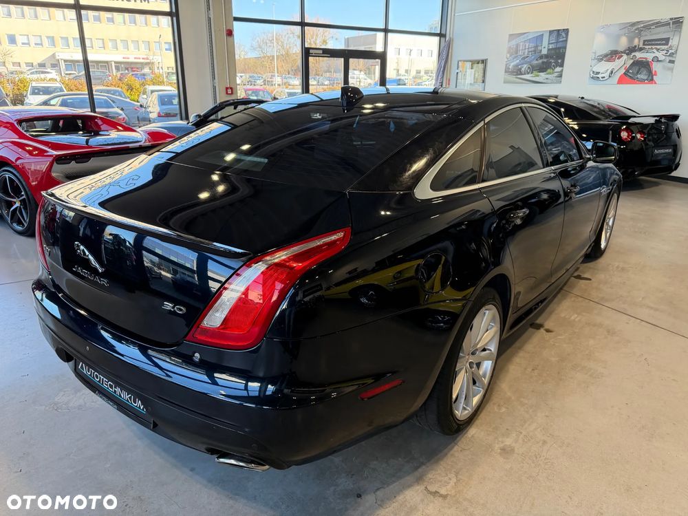 Jaguar XJ 3.0 V6 Kompressor AWD R-Sport - 5