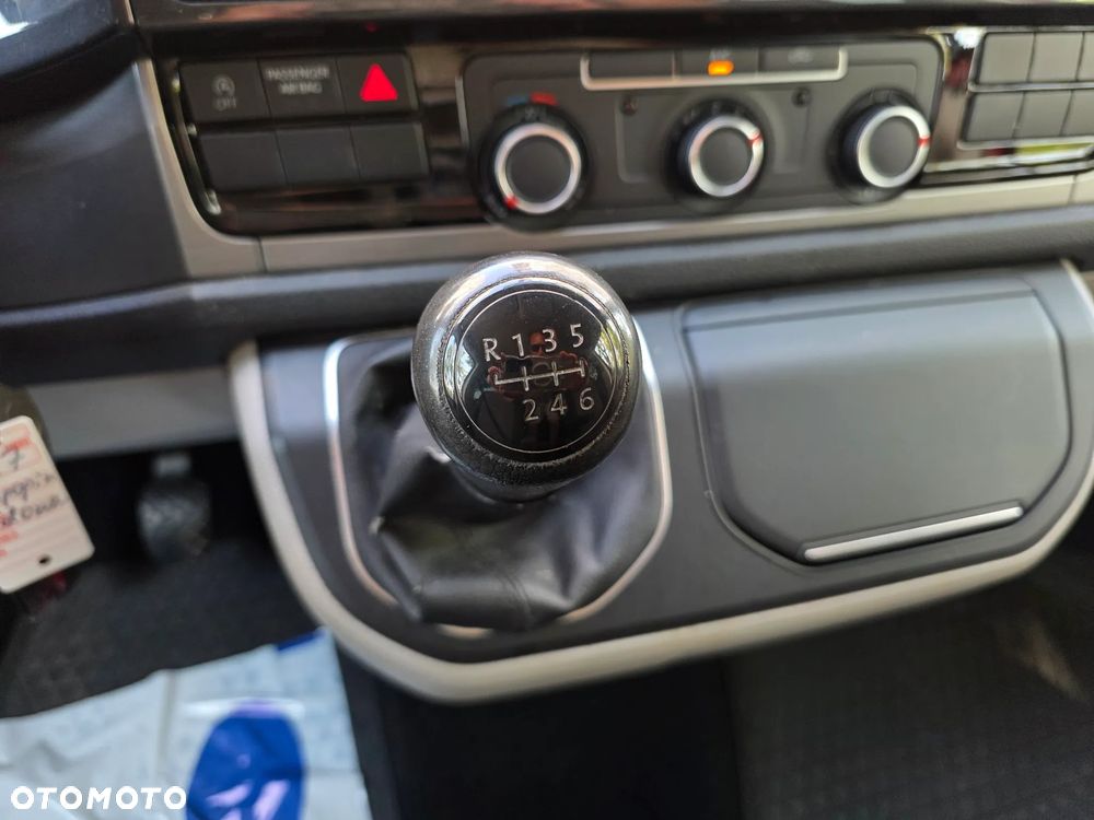 Volkswagen Transporter Kombi L2H1 - 16
