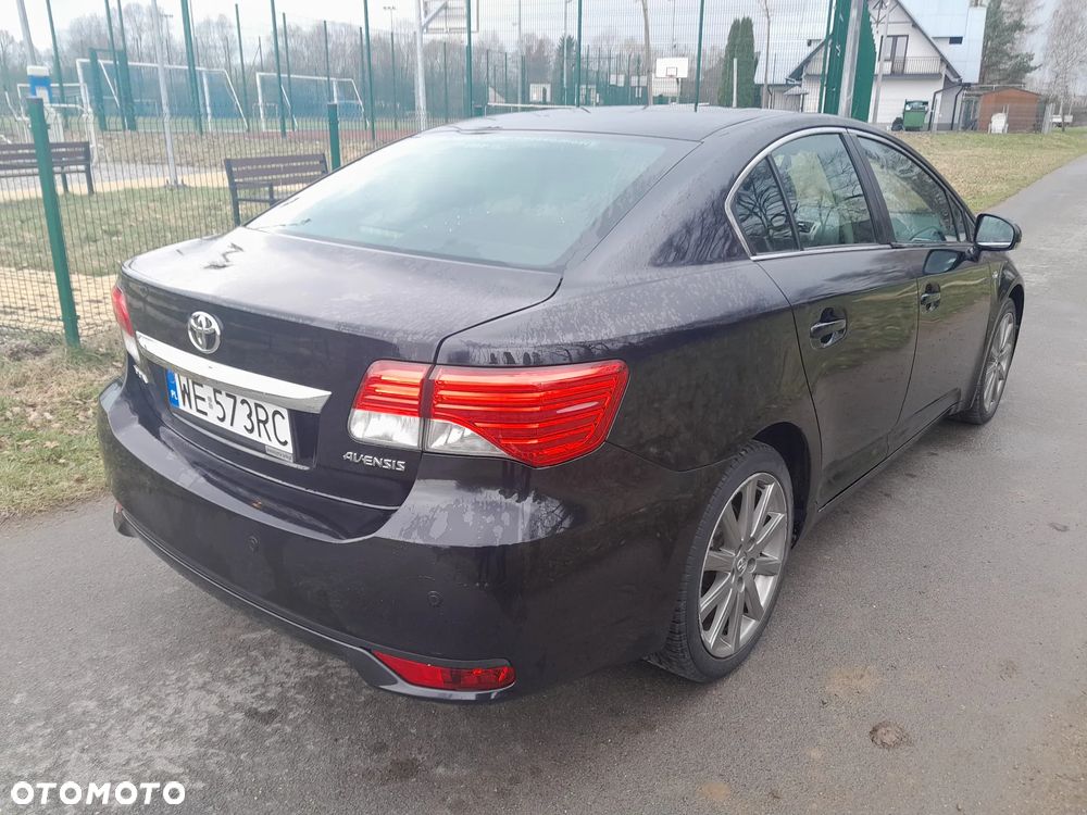 Toyota Avensis 2.2 D-CAT Premium - 4