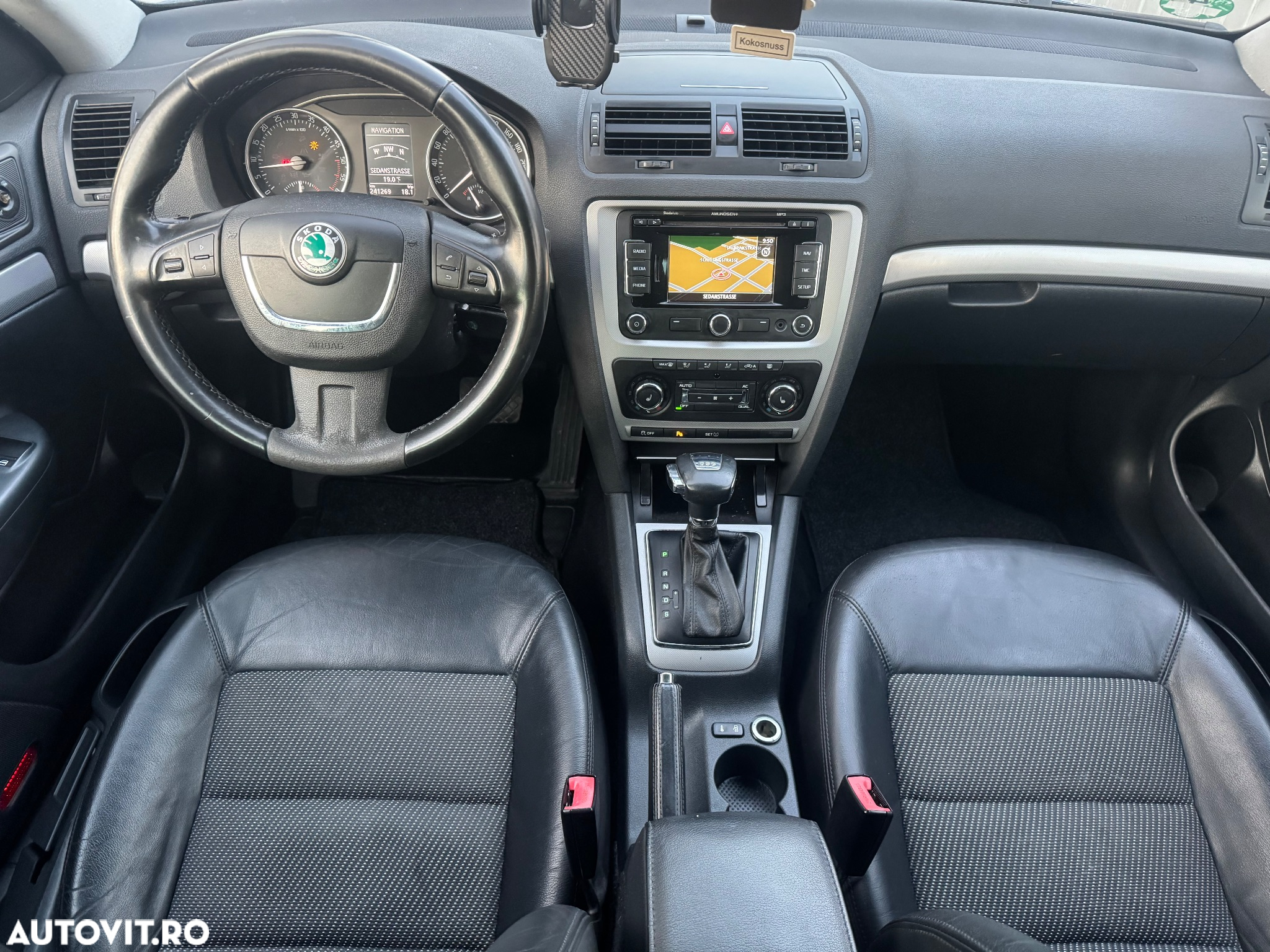 Skoda Octavia Combi 2.0 TDI Ambiente DSG - 7