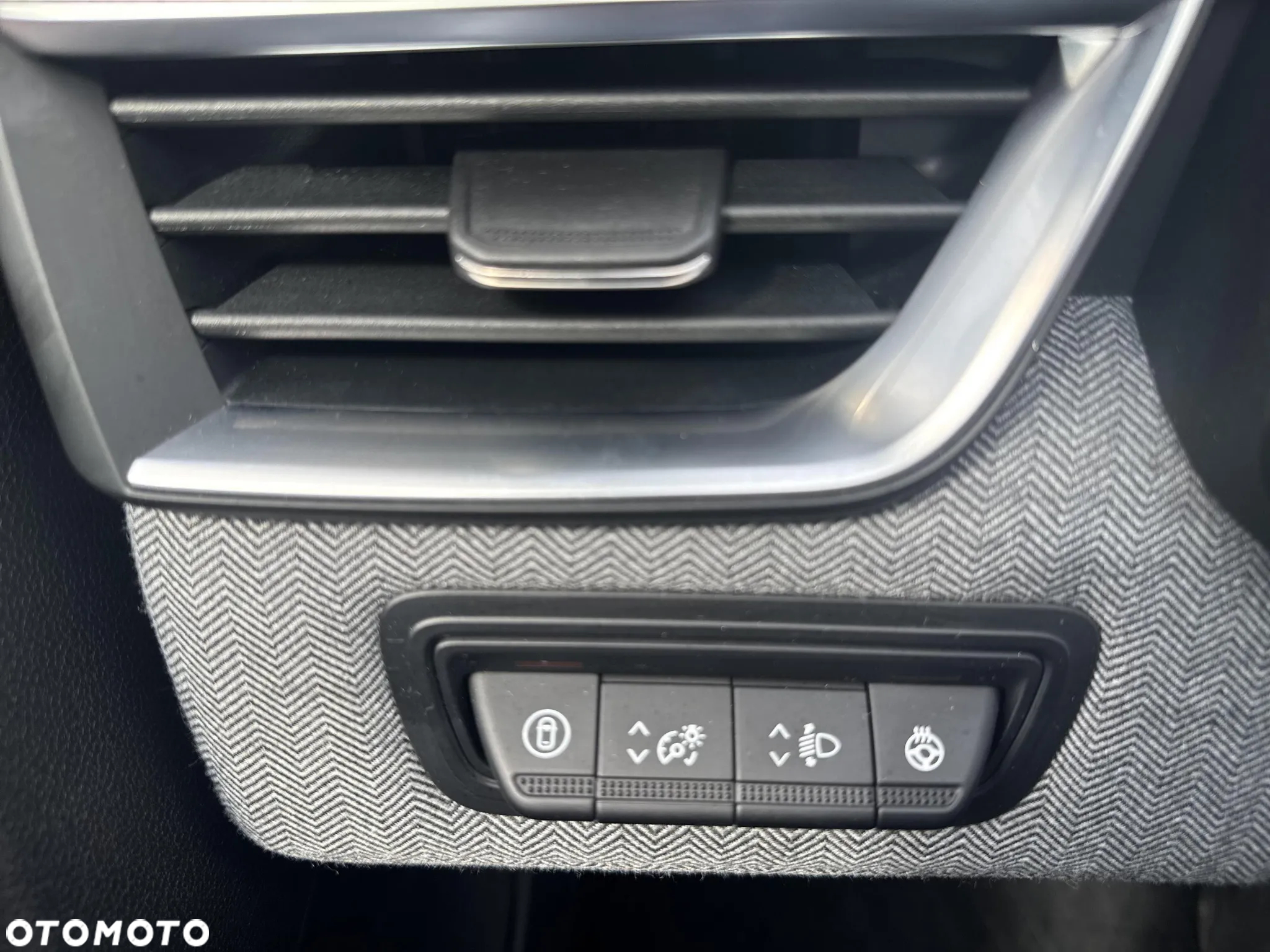 Renault Clio 1.0 TCe Techno - 21