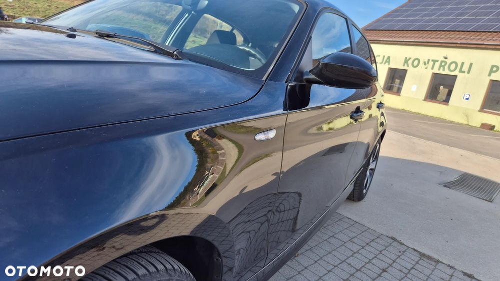 BMW Seria 1 116i - 23