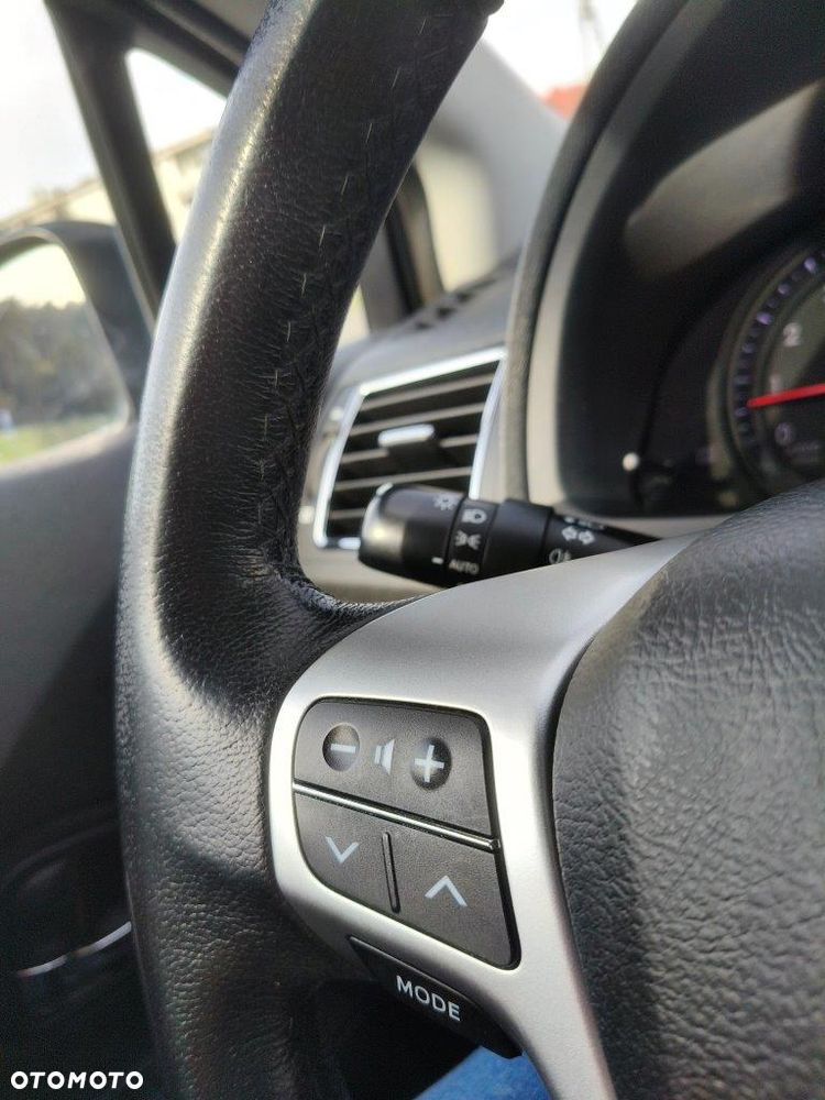 Toyota Avensis 1.8 Premium - 29