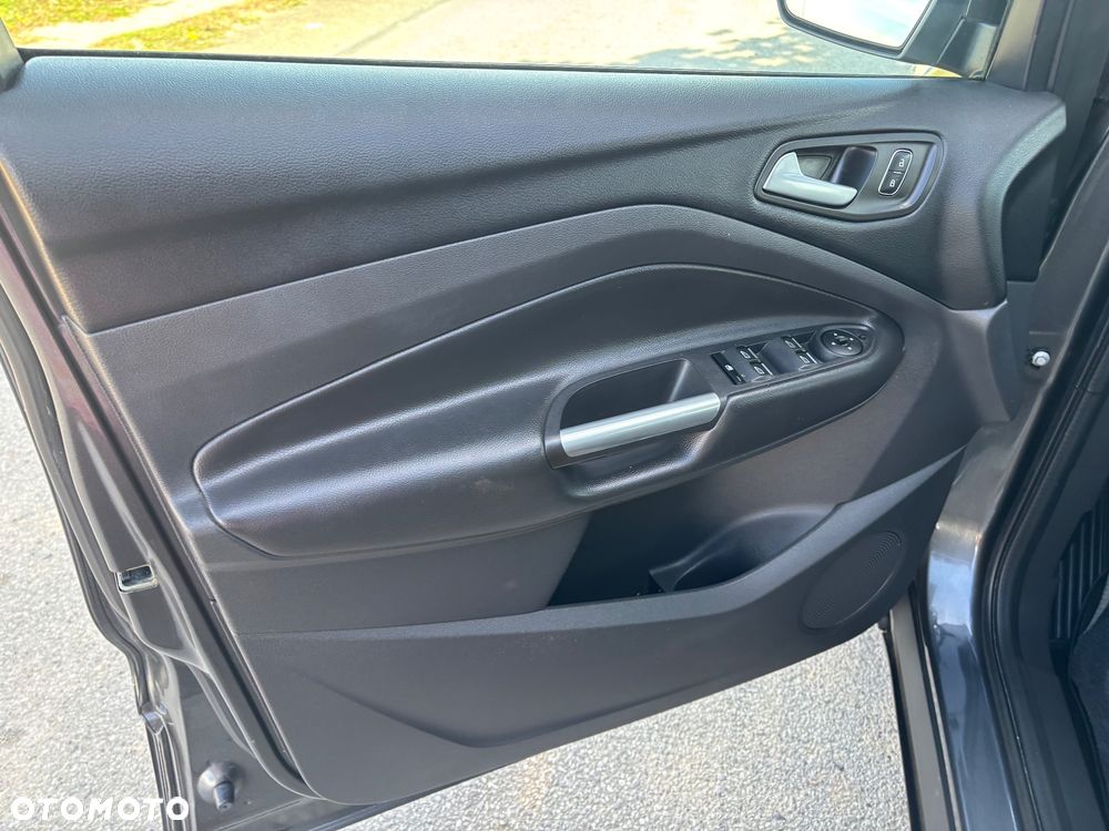 Ford Kuga - 23