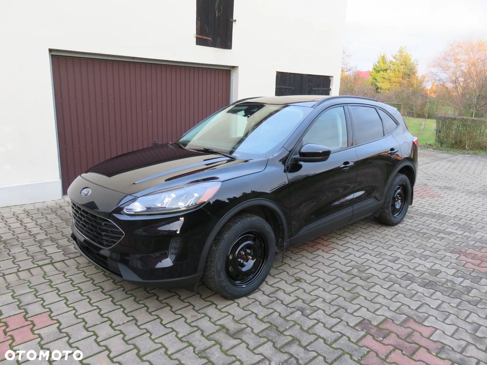 Ford Kuga - 1