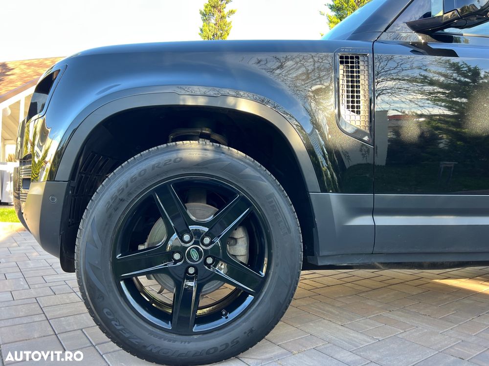 Land Rover Defender 110 3.0D 250 MHEV Hard Top X-Dynamic SE - 17