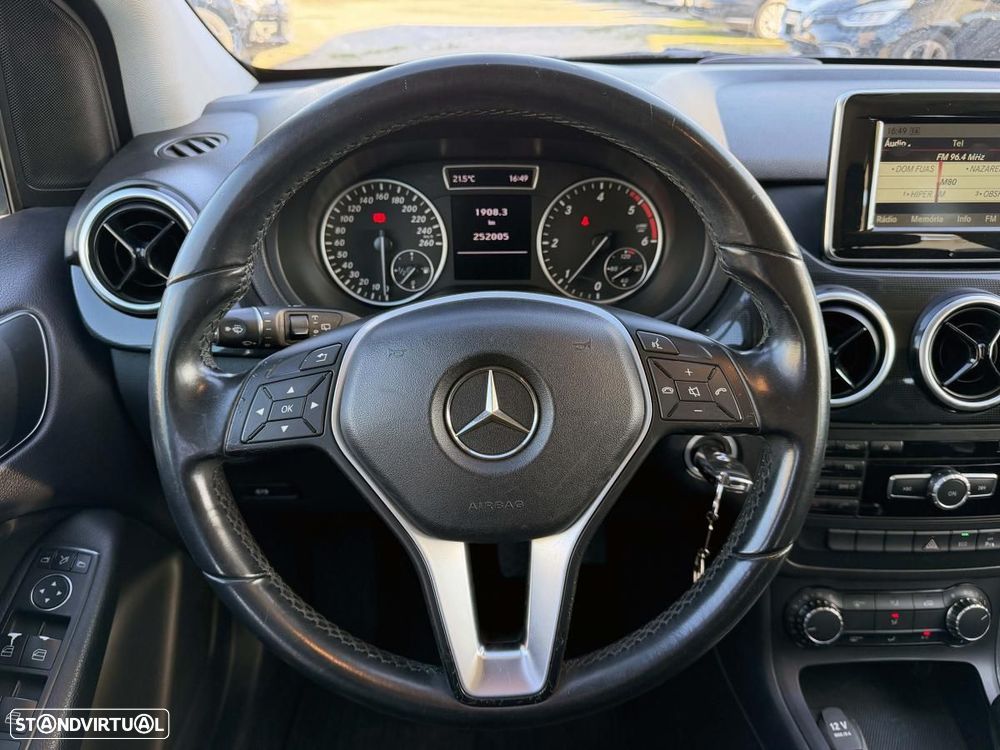 Mercedes-Benz B 180 d Style - 32