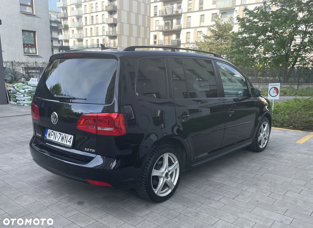 Volkswagen Touran 2.0 TDI DSG Highline - 2