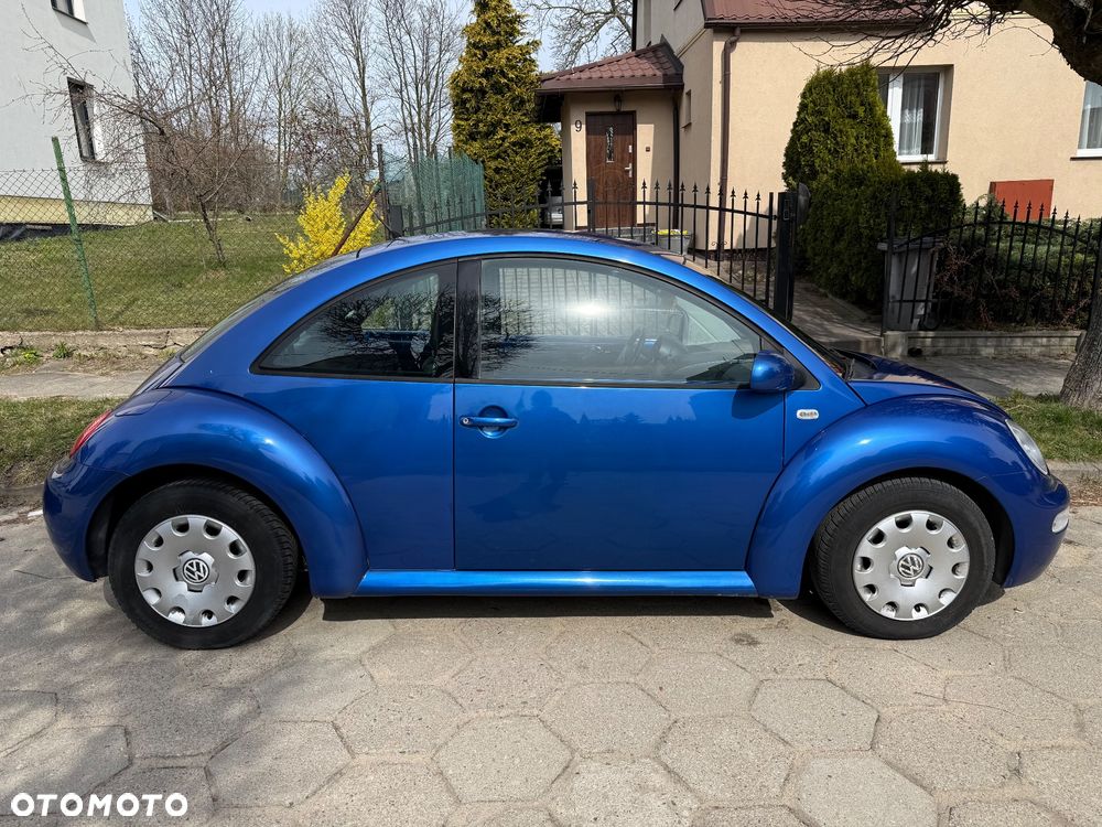 Volkswagen New Beetle - 2