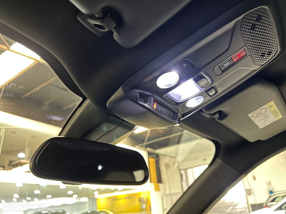 Peugeot 2008 1.2 Hybrid Allure e-DCS6 - 40