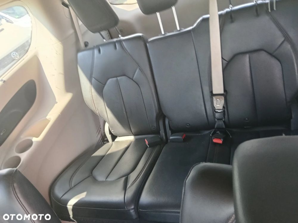 Chrysler Pacifica - 13