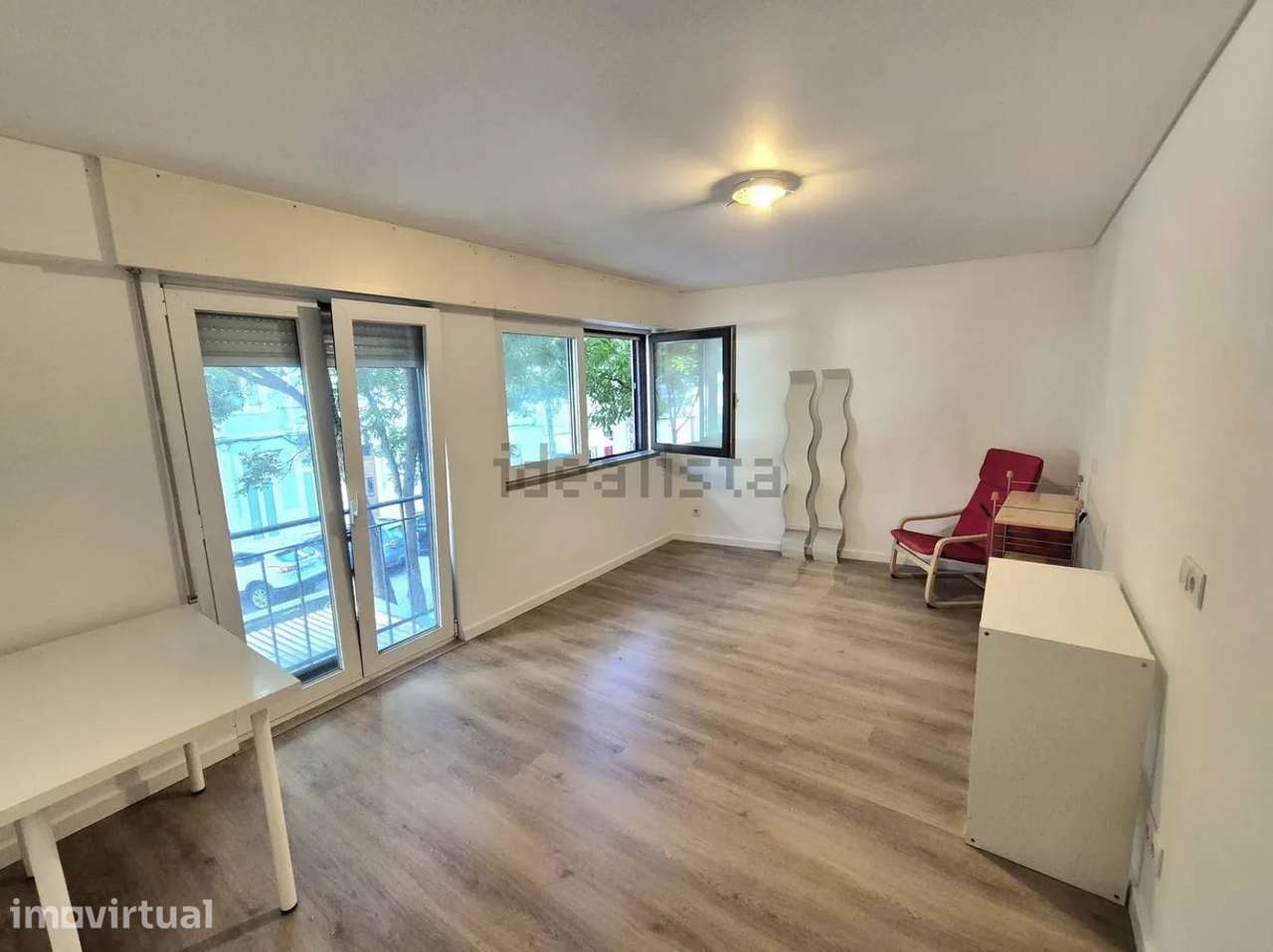 Excelente apartamento T4 com terraço em Picoas - Grande imagem: 2/10