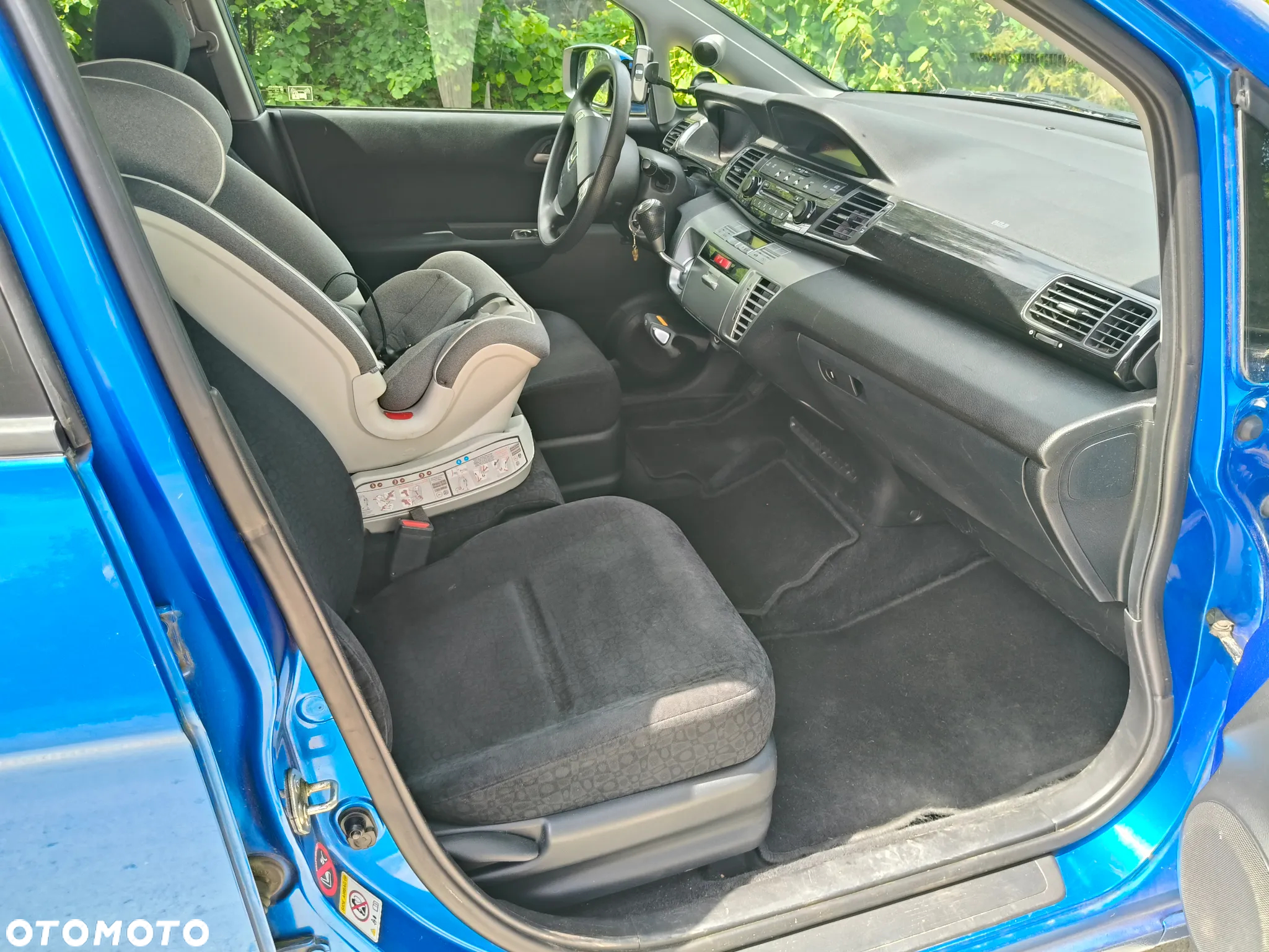 Honda FR-V - 4