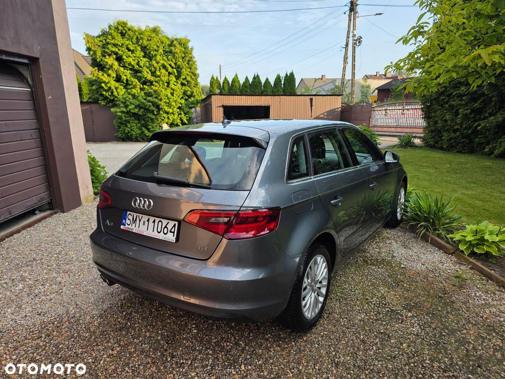 Audi A3 Sportback 2.0 TDI S line Sportpaket - 3