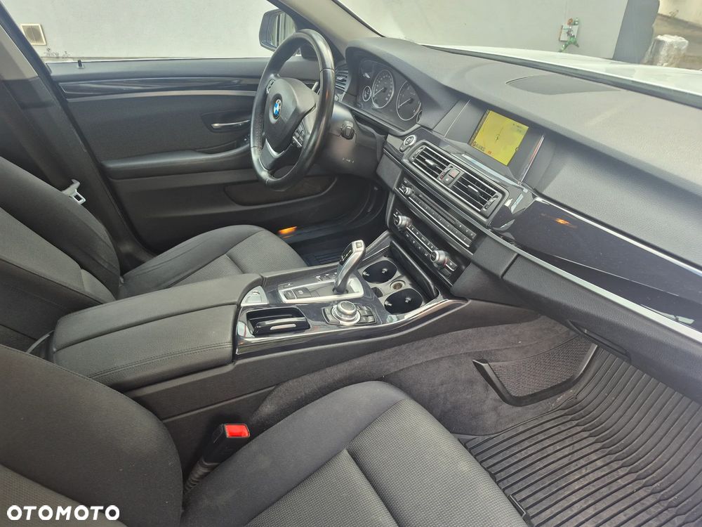 BMW Seria 5 518d Luxury Line - 13