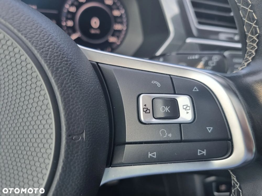 Volkswagen Tiguan 2.0 TDI SCR 4MotION DSG R-Line - 34