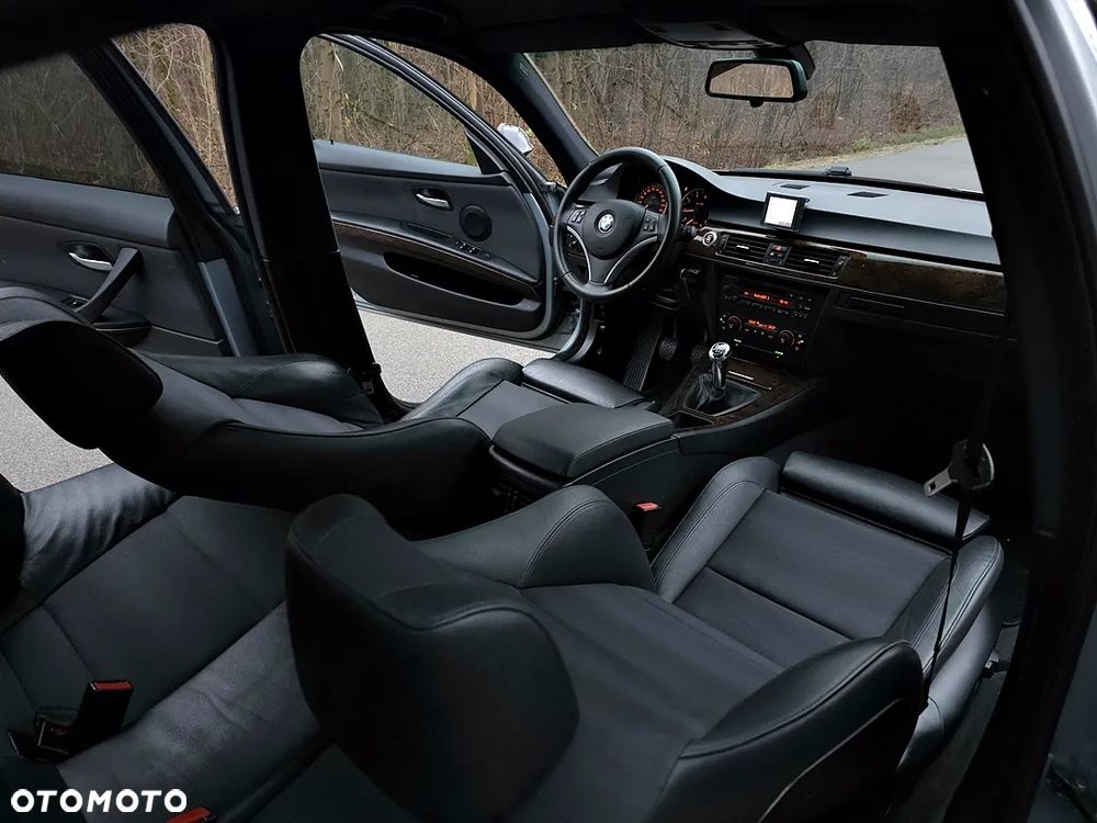 BMW Seria 3 320i - 39