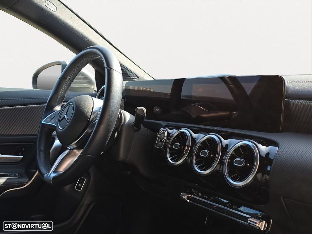 Mercedes-Benz CLA 200 — fotografia 12