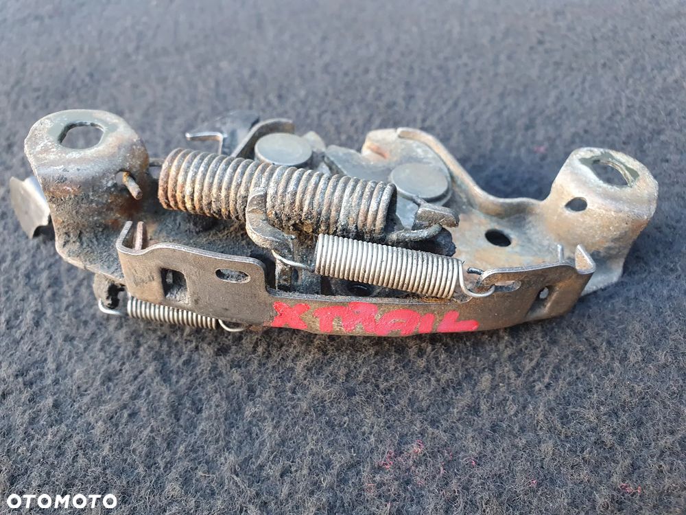 Zamek maski pokrywy silnika Nissan X-trail T30 - 3